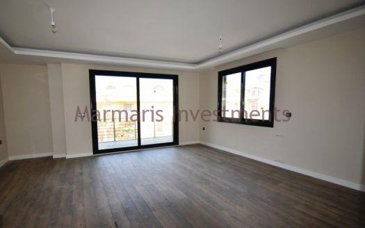 High-quality apartment for sale close to amenities around Marmaris city centre
