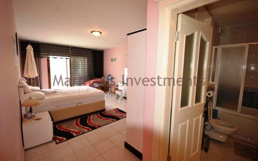 Stylish Modern Apartment for sale in Turunc with a communal swimming pool