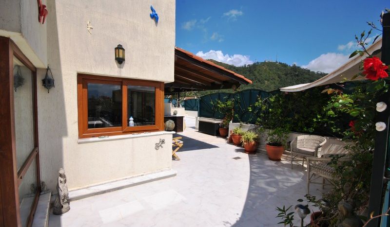 ThespaciousduplexapartmentforsaleincentreofMarmaris